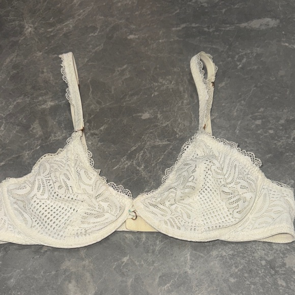 Aerie 34/36 C Elegant Lace Underwire Bra - Cream rub small “34” - Picture 1 of 4